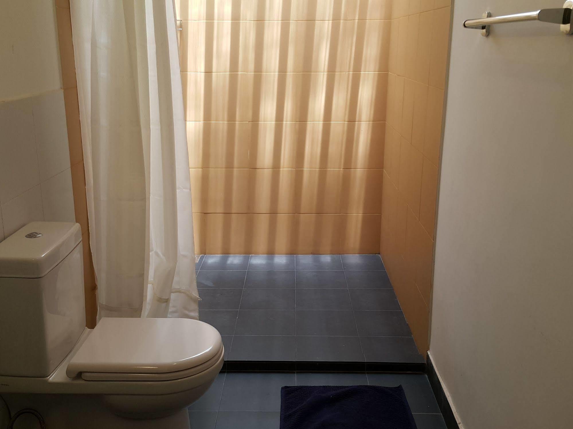 Hangover Hostels @ Colombo Intl Airport Katunayaka Εξωτερικό φωτογραφία