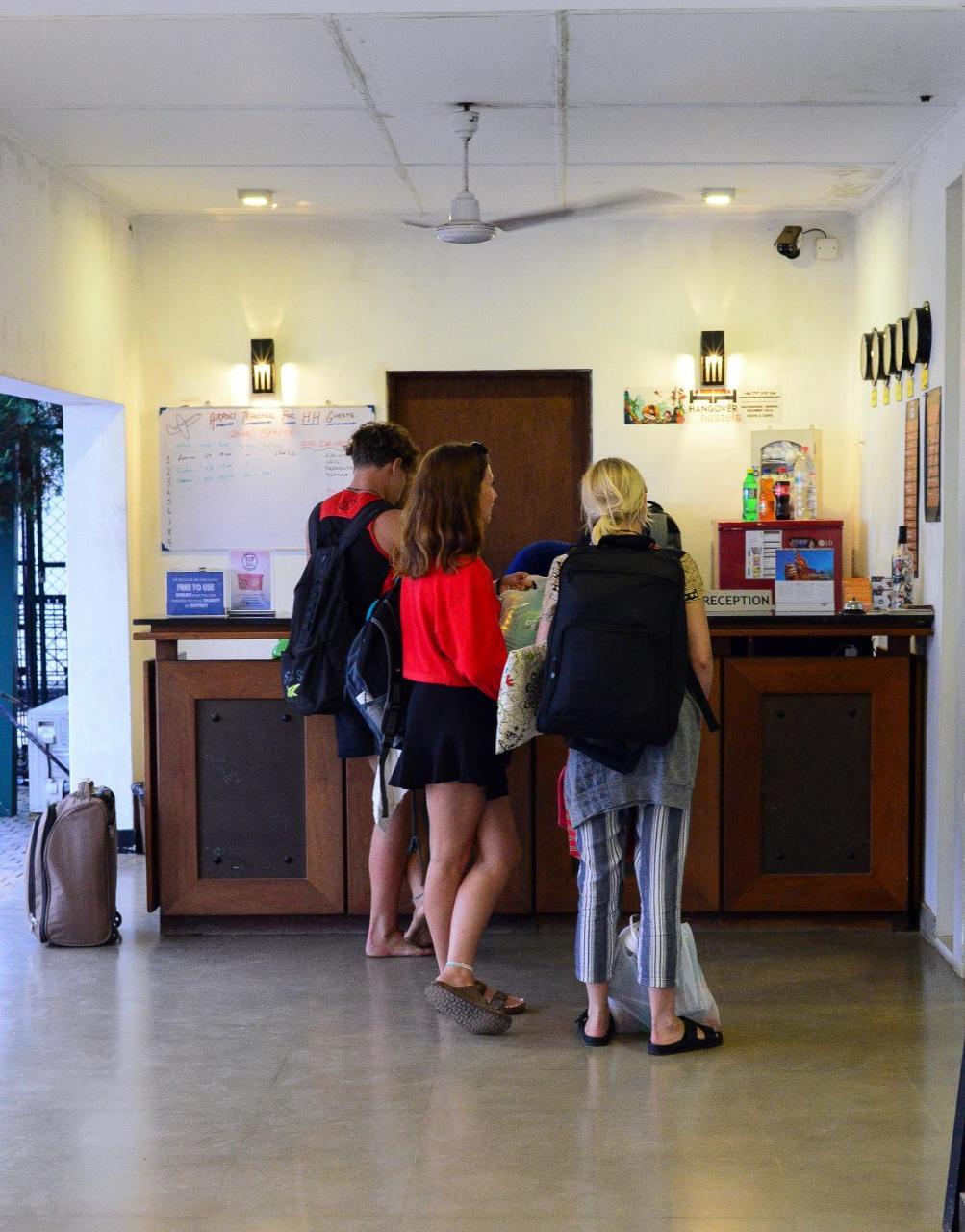 Hangover Hostels @ Colombo Intl Airport Katunayaka Εξωτερικό φωτογραφία